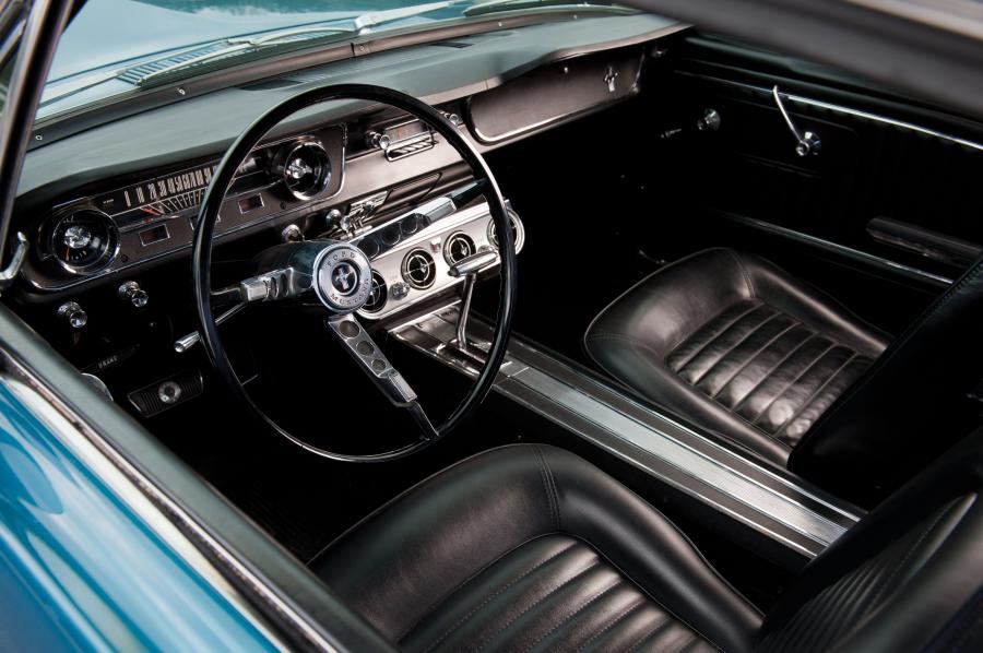  Ford Mustang Fastback 1965 года  (фото 20 из 52)